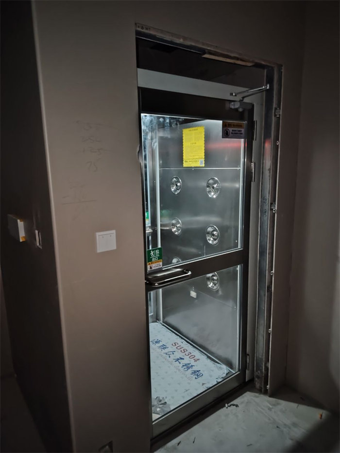 凈化設(shè)備風淋室作用有哪些